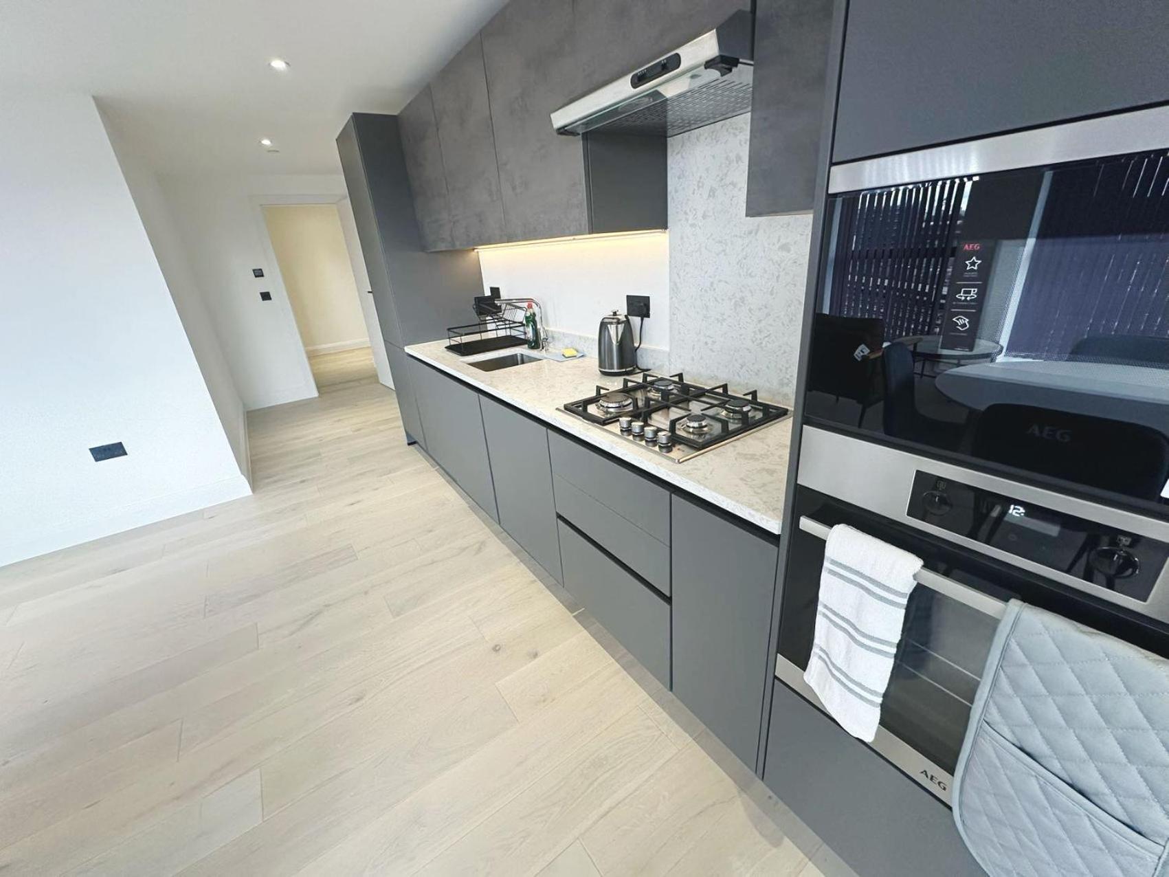 Luxury Modern Flat Near Center Leilighet London Eksteriør bilde