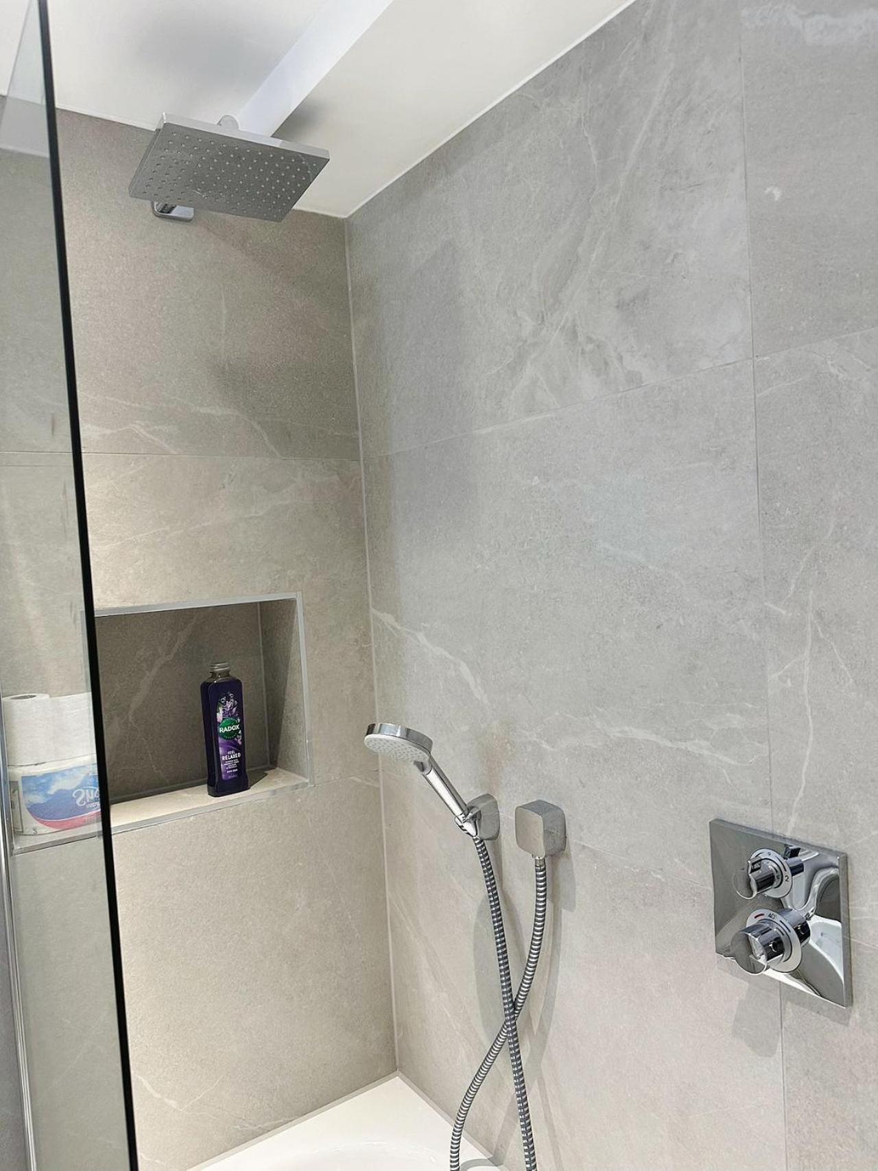 Luxury Modern Flat Near Center Leilighet London Eksteriør bilde
